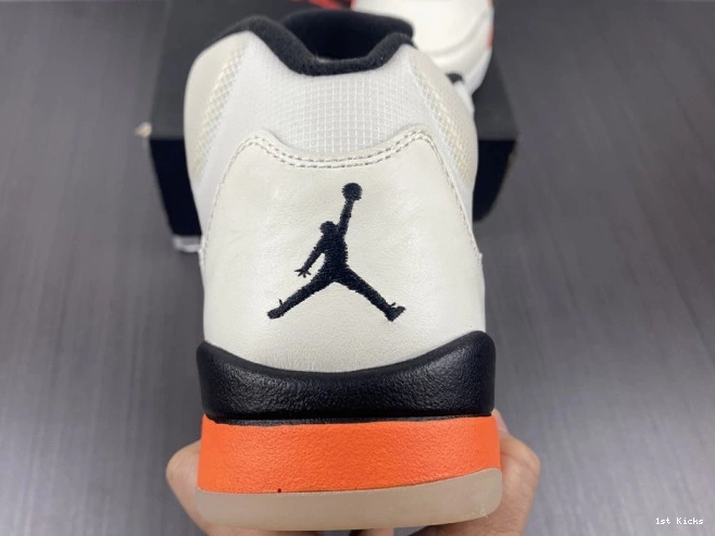 Jordan Orange Retro Total DC1060-100 5 0723